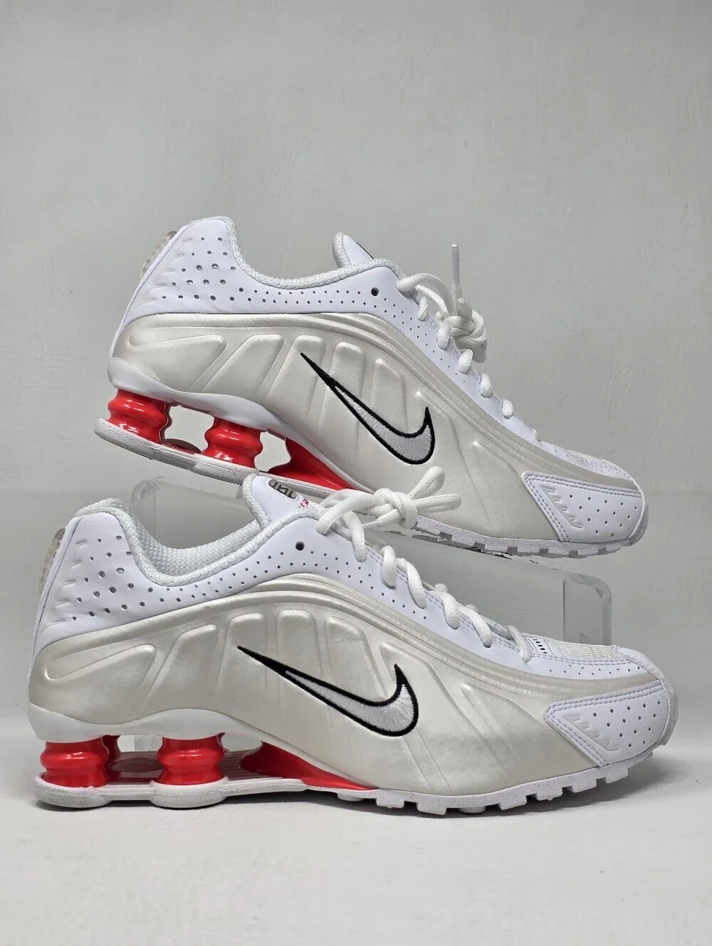 Nike Shox R4 AR3565-103 White Phantom Red Sneakers Women's Size 8.5 New